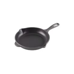 Le Creuset 9" Classic Skillet | Oyster