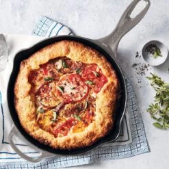 Le Creuset 9" Classic Skillet | Oyster -Cooking Master 38238