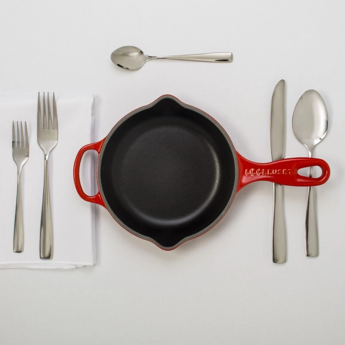 Le Creuset 6" Signature Enameled Cast Iron Skillet | Cerise/Cherry Red 2 Le Creuset 6" Signature Enameled Cast Iron Skillet | Cerise/Cherry Red - Image 2