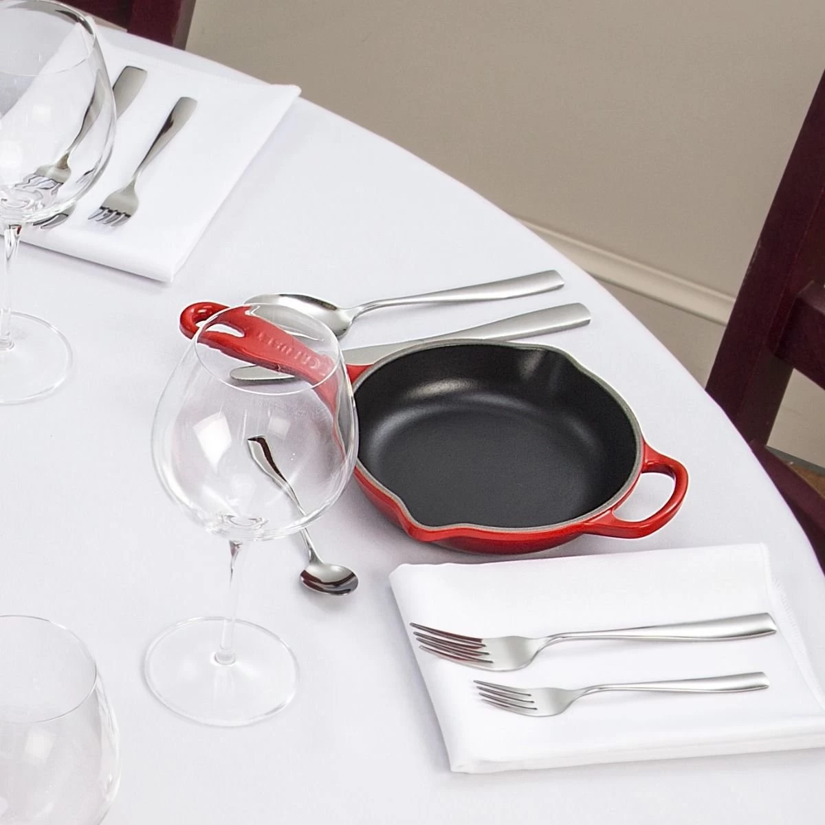 Le Creuset 6" Signature Enameled Cast Iron Skillet | Cerise/Cherry Red 3 Le Creuset 6" Signature Enameled Cast Iron Skillet | Cerise/Cherry Red - Image 3