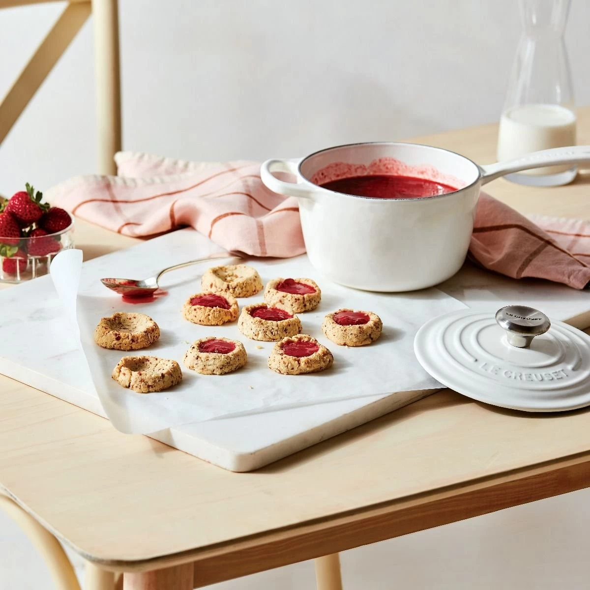 Le Creuset 1.75 Qt. Signature Enameled Cast Iron Saucepan With Stainless Steel Knob | White 2 Le Creuset 1.75 Qt. Signature Enameled Cast Iron Saucepan With Stainless Steel Knob | White - Image 2