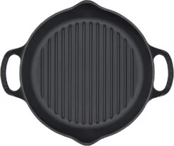 Le Creuset 9.75" Deep Round Signature Grill Pan | Licorice 5 Le Creuset 9.75" Deep Round Signature Grill Pan | Licorice -Cooking Master ls2020 2520 licorice top view