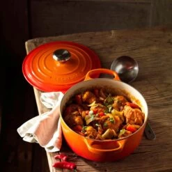 Le Creuset 4.5 Qt. Round Signature Dutch Oven With Stainless Steel Knob | Flame Orange 12 Le Creuset 4.5 Qt. Round Signature Dutch Oven With Stainless Steel Knob | Flame Orange -Cooking Master rs12071 lc 20190208 nl ls 00448