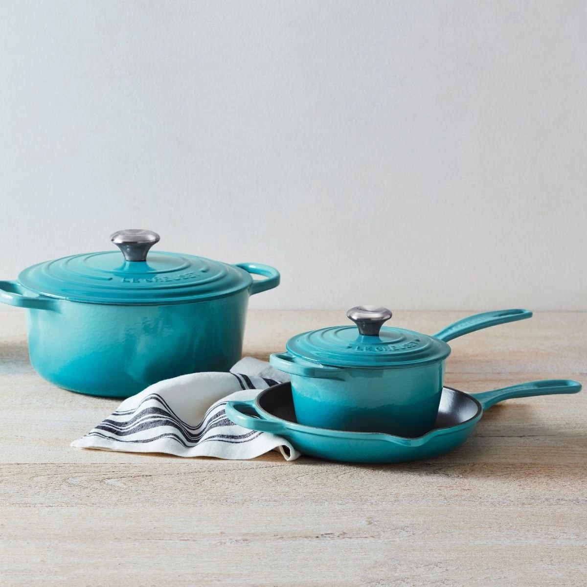 Le Creuset 5-Piece Signature Cookware Set With Stainless Steel Knobs | Caribbean Blue - Image 2