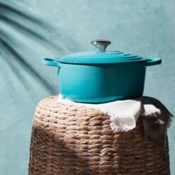 Le Creuset 5.5 Qt. Round Signature Cast Iron Dutch Oven With Stainless Steel Knob | Caribbean Blue -Cooking Master rs14417 rs8902 180820 lecreuset caribbeanrdo 0089 ss