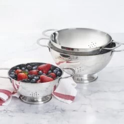 Le Creuset Stackable Stainless Steel Colanders (Set Of 3) 14 Le Creuset Stackable Stainless Steel Colanders (Set Of 3) -Cooking Master rs15244 colanders