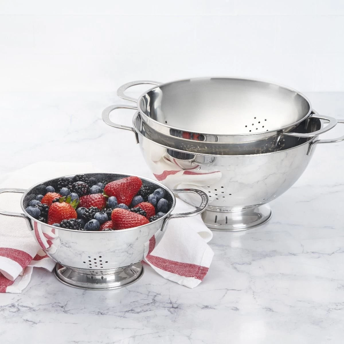 Le Creuset Stackable Stainless Steel Colanders (Set Of 3) 7 Le Creuset Stackable Stainless Steel Colanders (Set Of 3) - Image 7