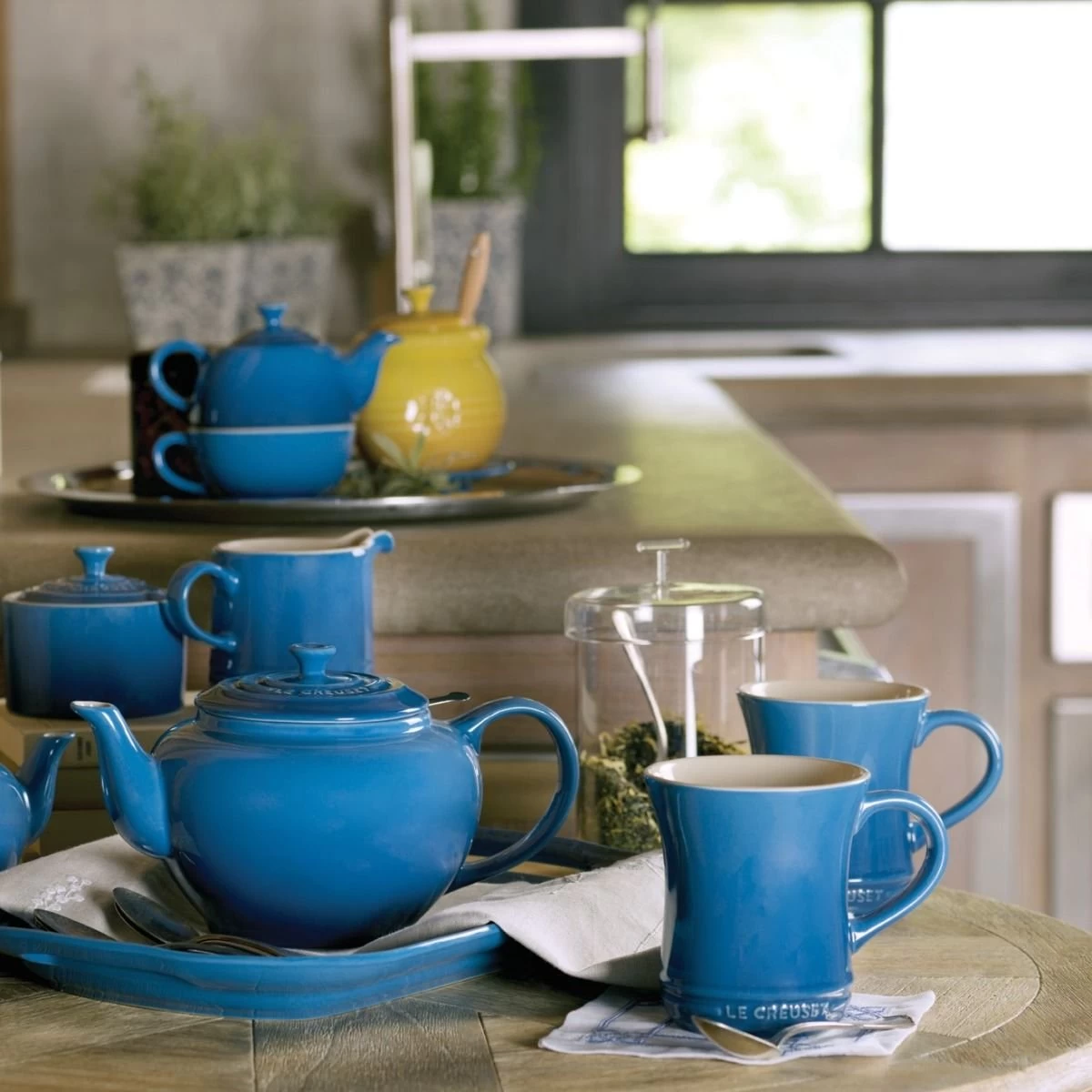 Le Creuset 14oz Tea Mug | Marseille Blue 2 Le Creuset 14oz Tea Mug | Marseille Blue - Image 2