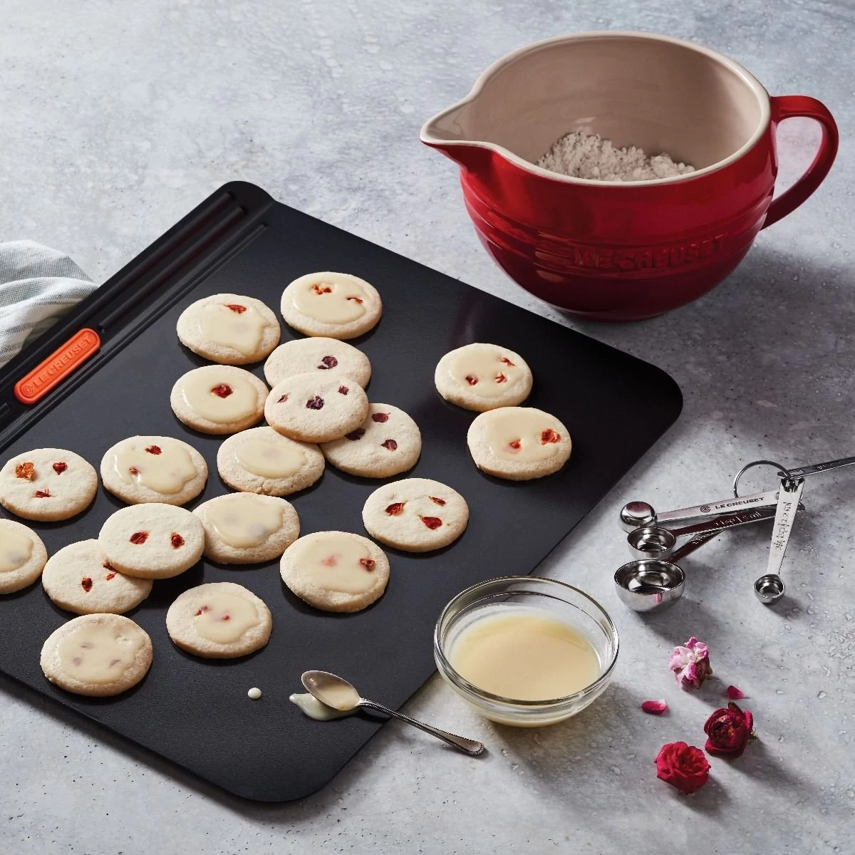 Le Creuset 2 Qt. Stoneware Batter Bowl | Cerise/Cherry Red 3 Le Creuset 2 Qt. Stoneware Batter Bowl | Cerise/Cherry Red - Image 3