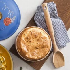 Le Creuset Revolution® Wooden Scraping Spoon -Cooking Master scrape2