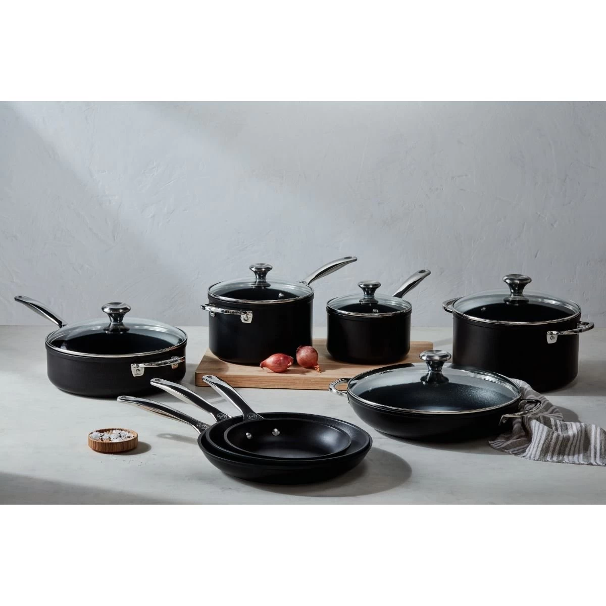 Le Creuset 13-Piece Cookware Set | Toughened Nonstick Pro 2 Le Creuset 13-Piece Cookware Set | Toughened Nonstick Pro - Image 2