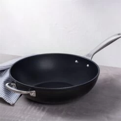 Le Creuset 12" Stir Fry Pan | Toughened Nonstick Pro -Cooking Master tnsp5000 30e